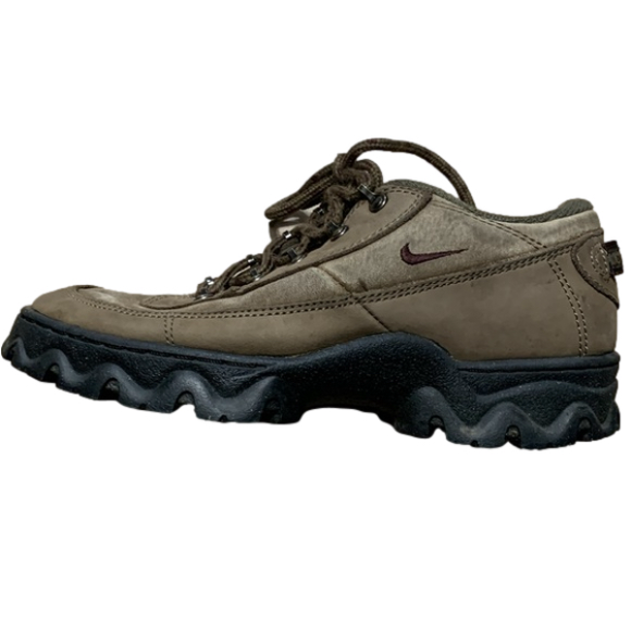 Nike ACG Shoes - Nike size 8.5W or 7 M low hiker